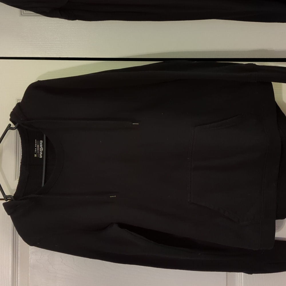 Black sweatshirt